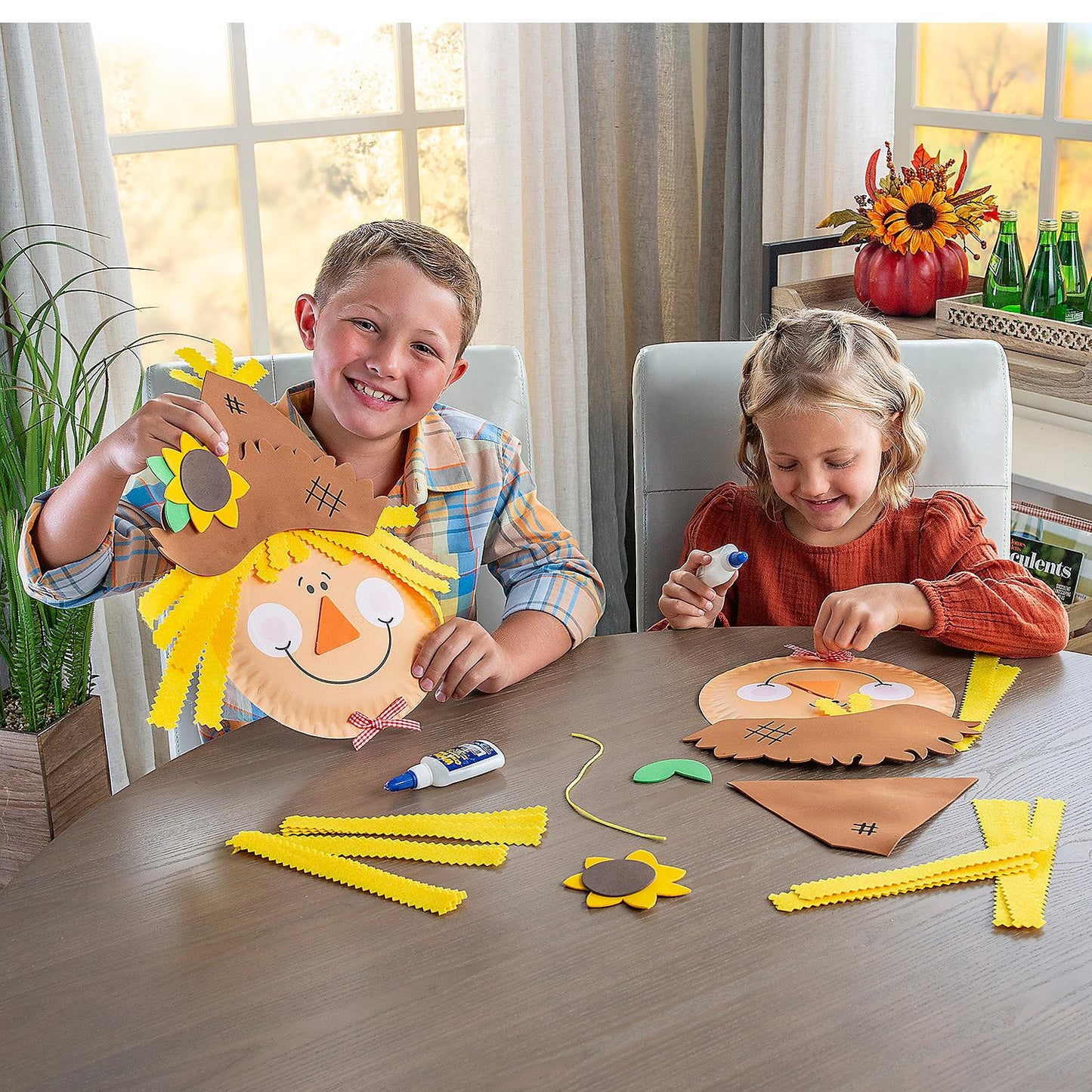 Paper Plate Scarecrow Craft Kit (12 Pack)