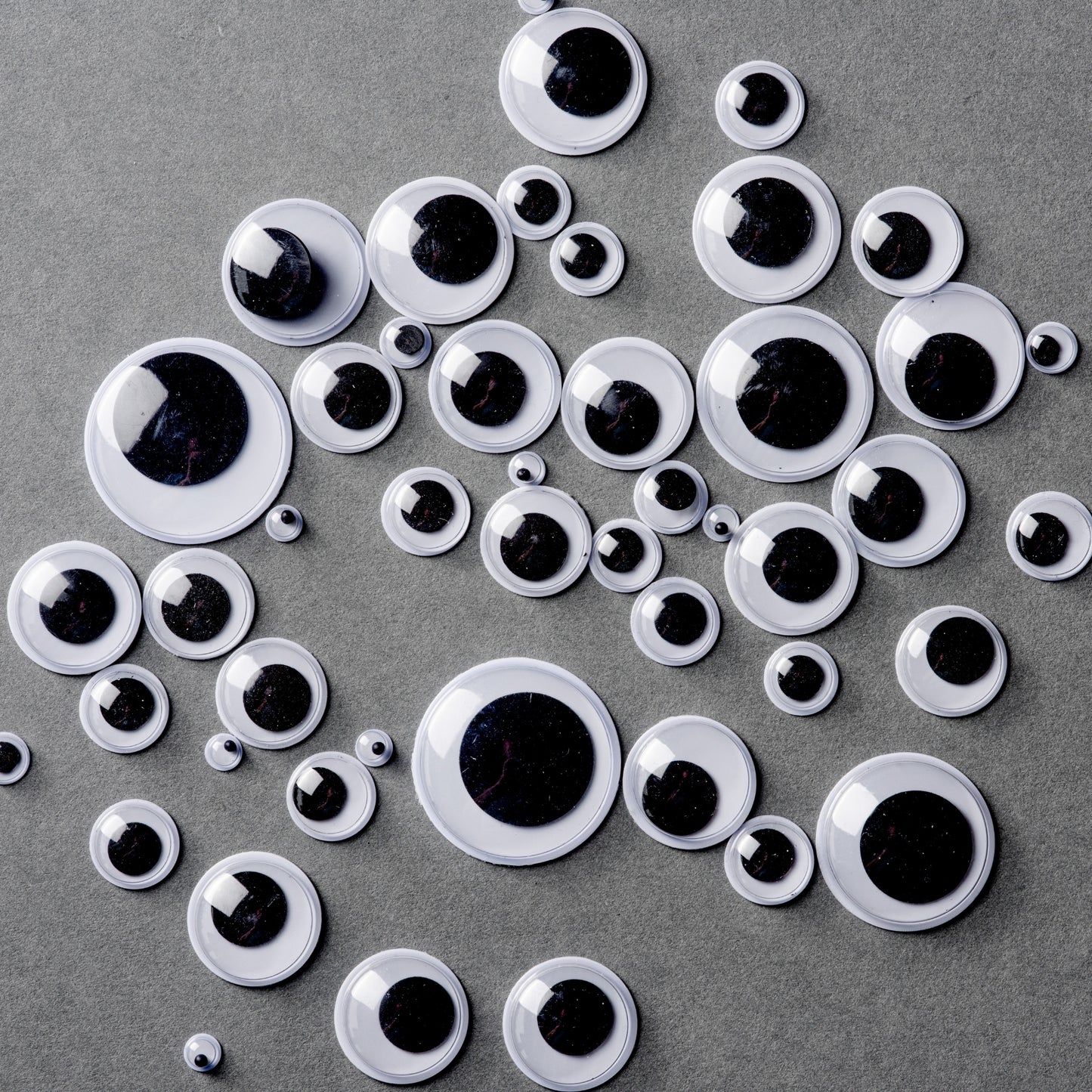 Googly Eyes Mega Pack - Assorted Sizes (576 Pack)