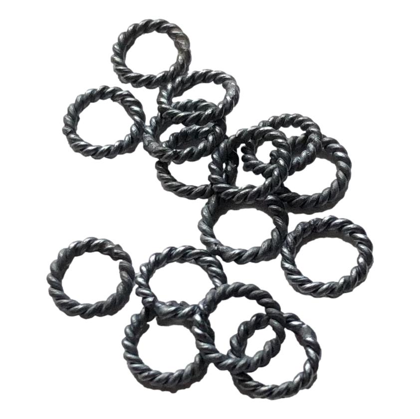 Darice Chain Maille Aluminum Twisted Jump Rings - Gunmetal, 18 mm (80 Pack)